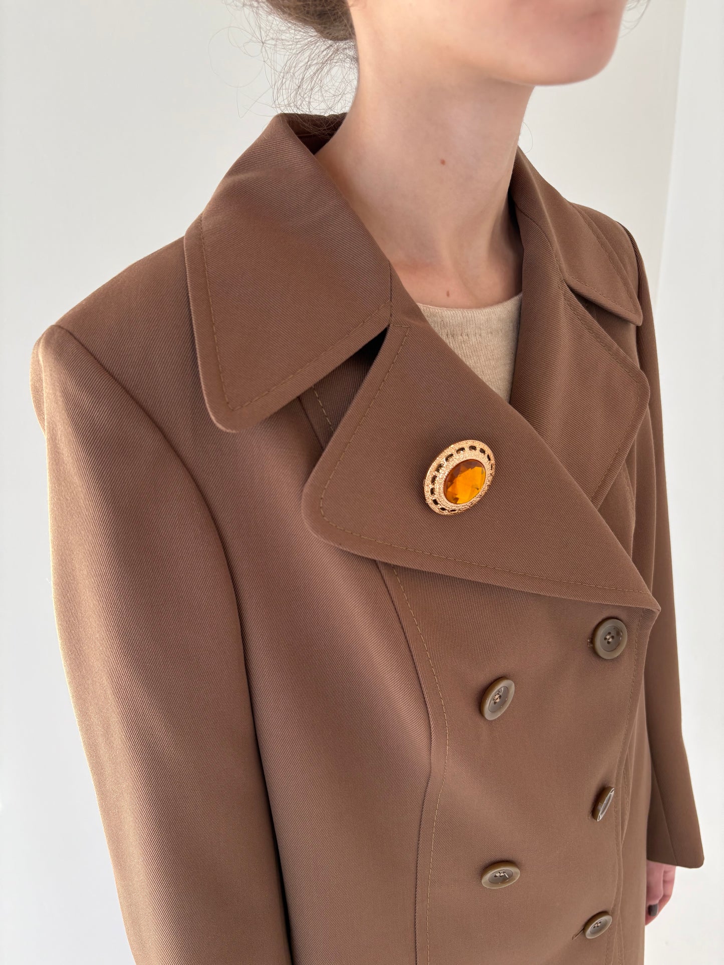 Palton vintage camel din stofă structurată de lana cu închidere dublă