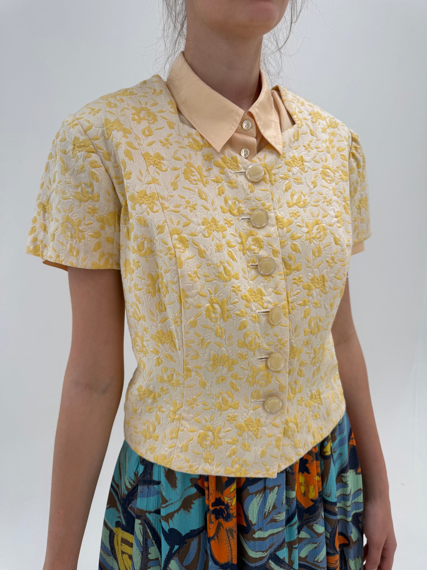 Sacou de vară cambrat butter yellow texturat în stil corsaj