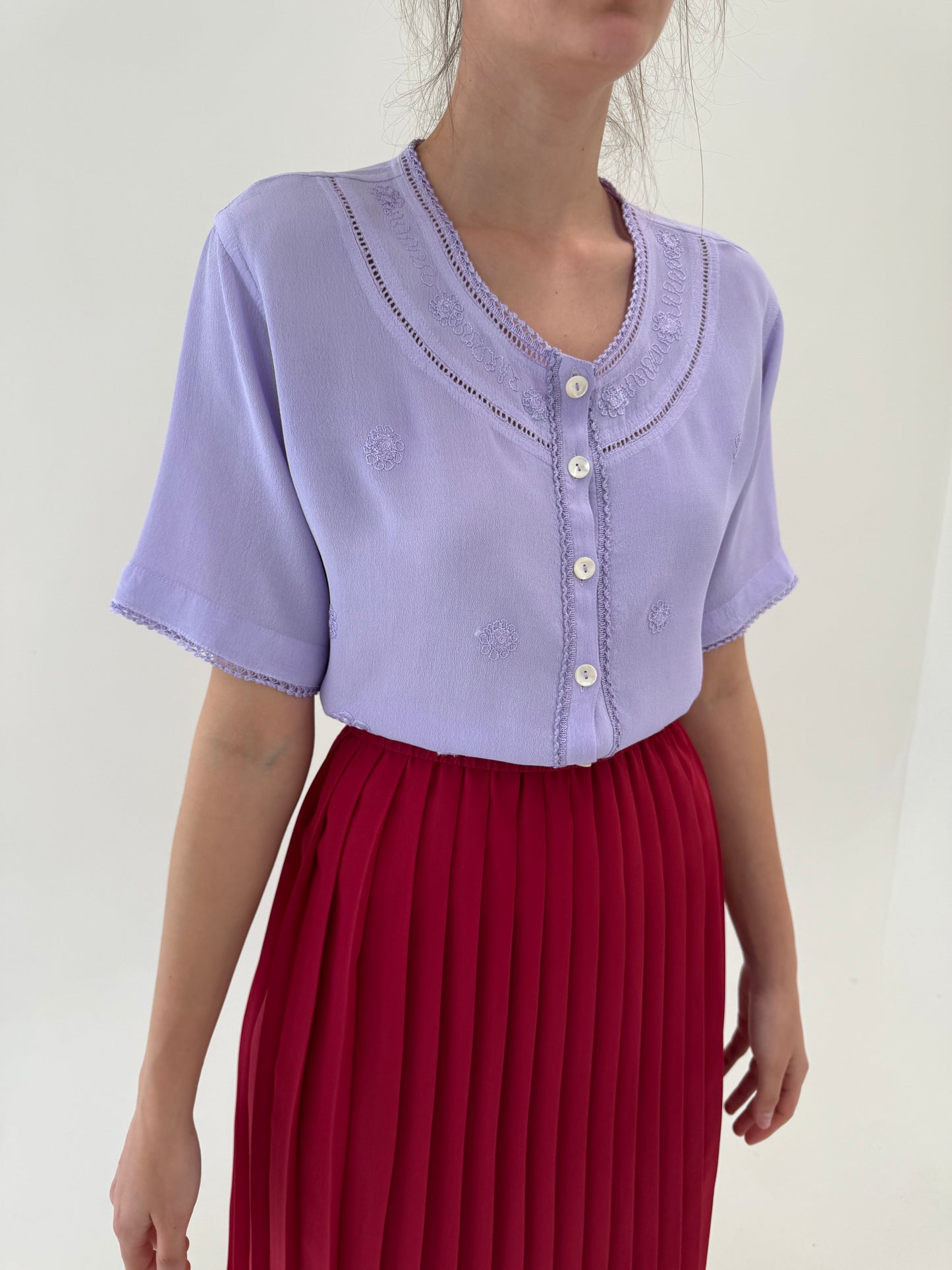 Top vintage lavandă cu 2 tipuri de broderie