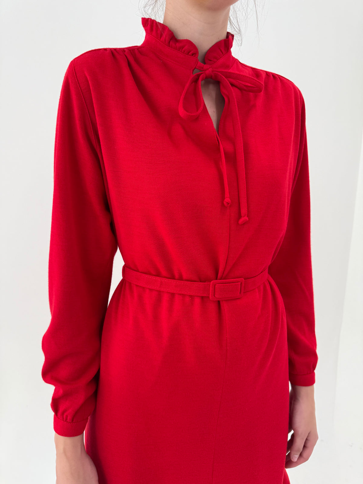 Rochie vintage cherry red cu talie marcată reglabilă din lana extrafina