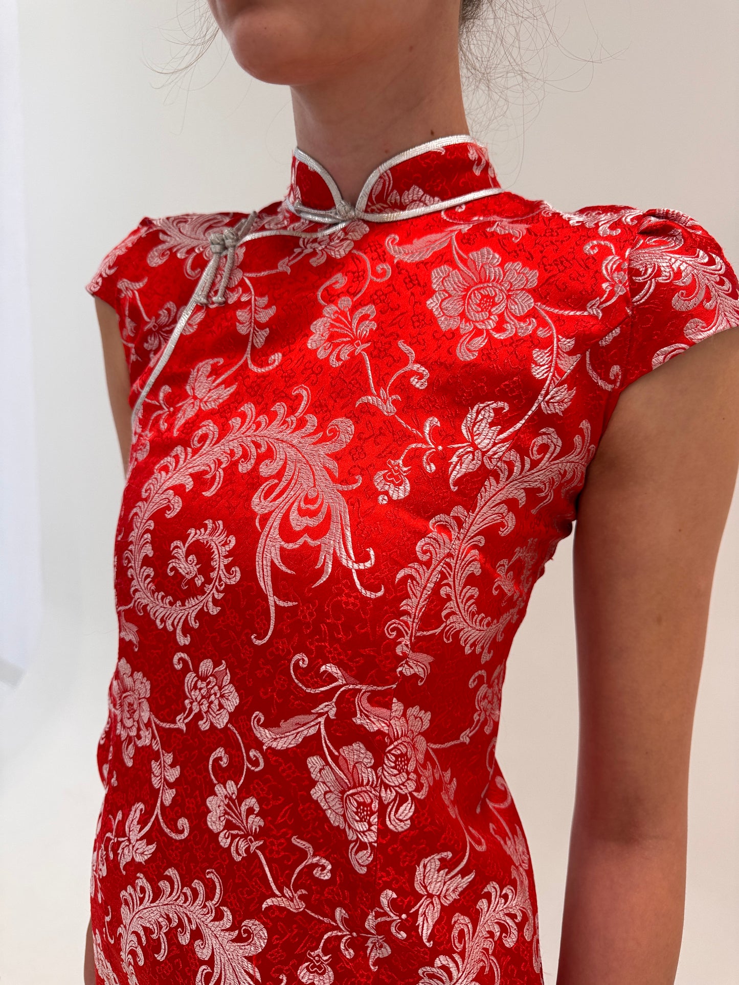 Rochie mini asiatică petite din jacquard de mătase naturală