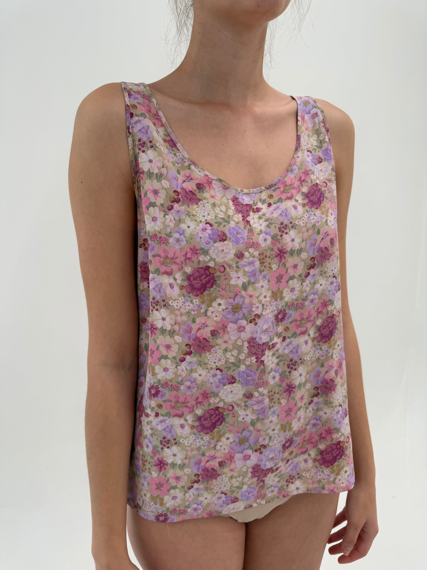 Top italian din mătase naturală cu print floral în nuanțe de roz