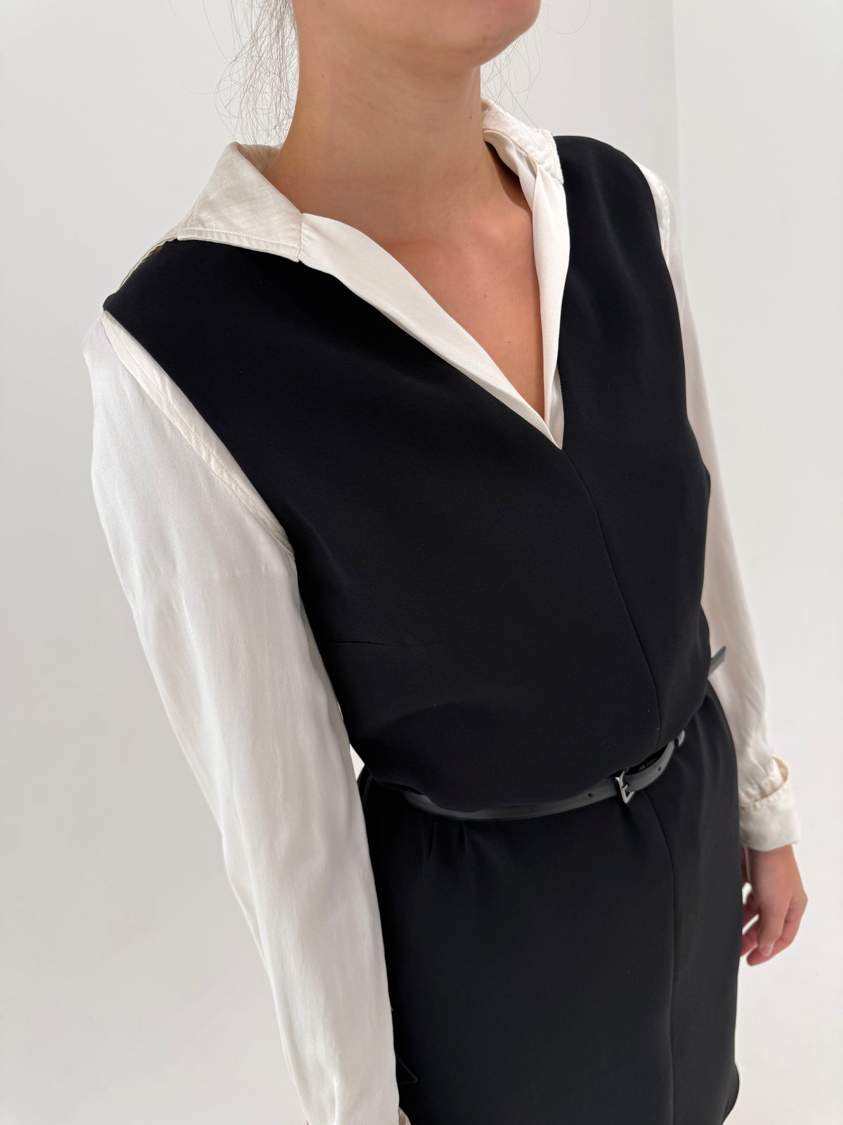 LBD Max Mara de la business la cocktail în bie din crep excepțional în croi chic