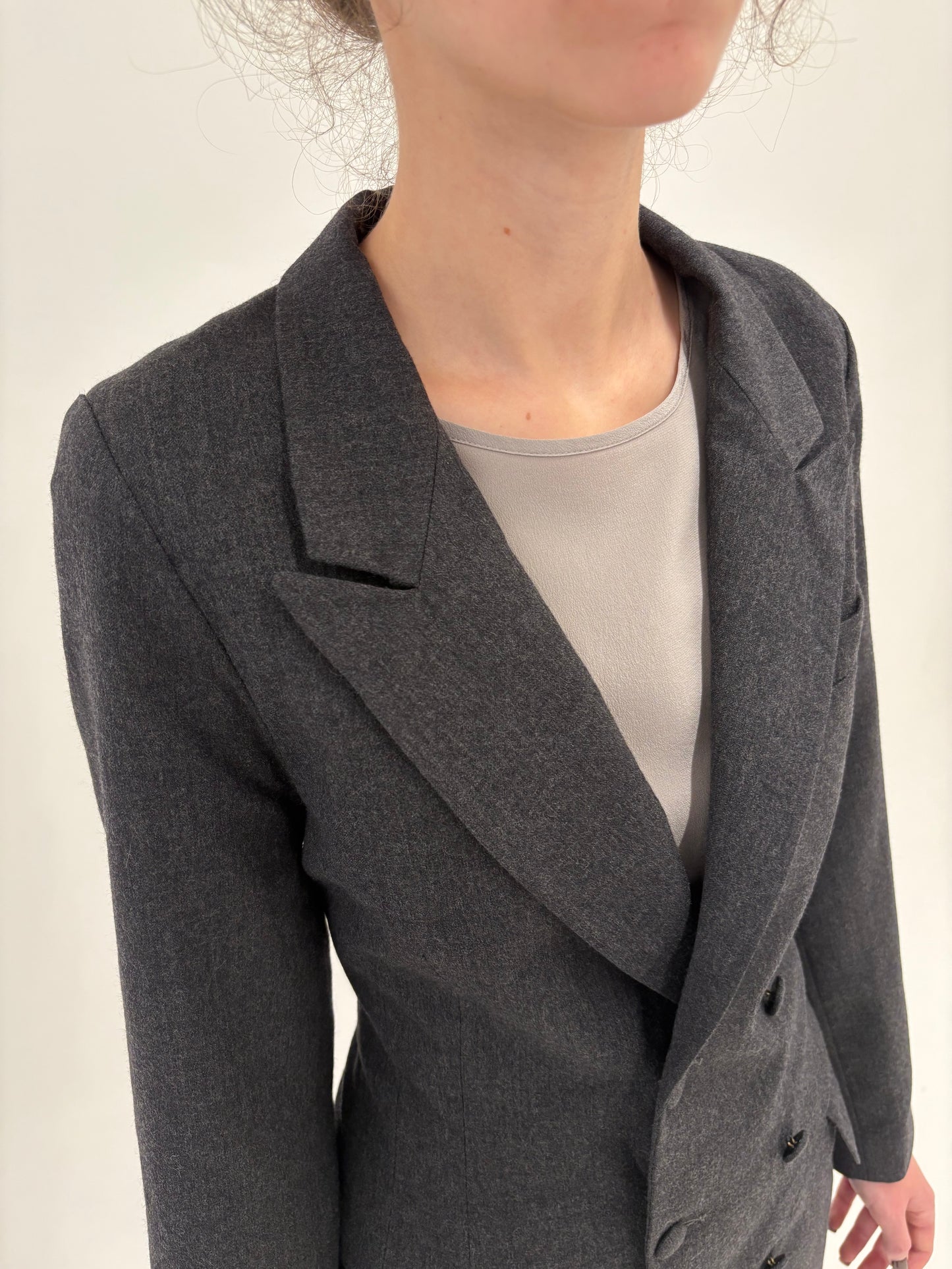 Sacou lung cambrat cu revere late din lana extrafina