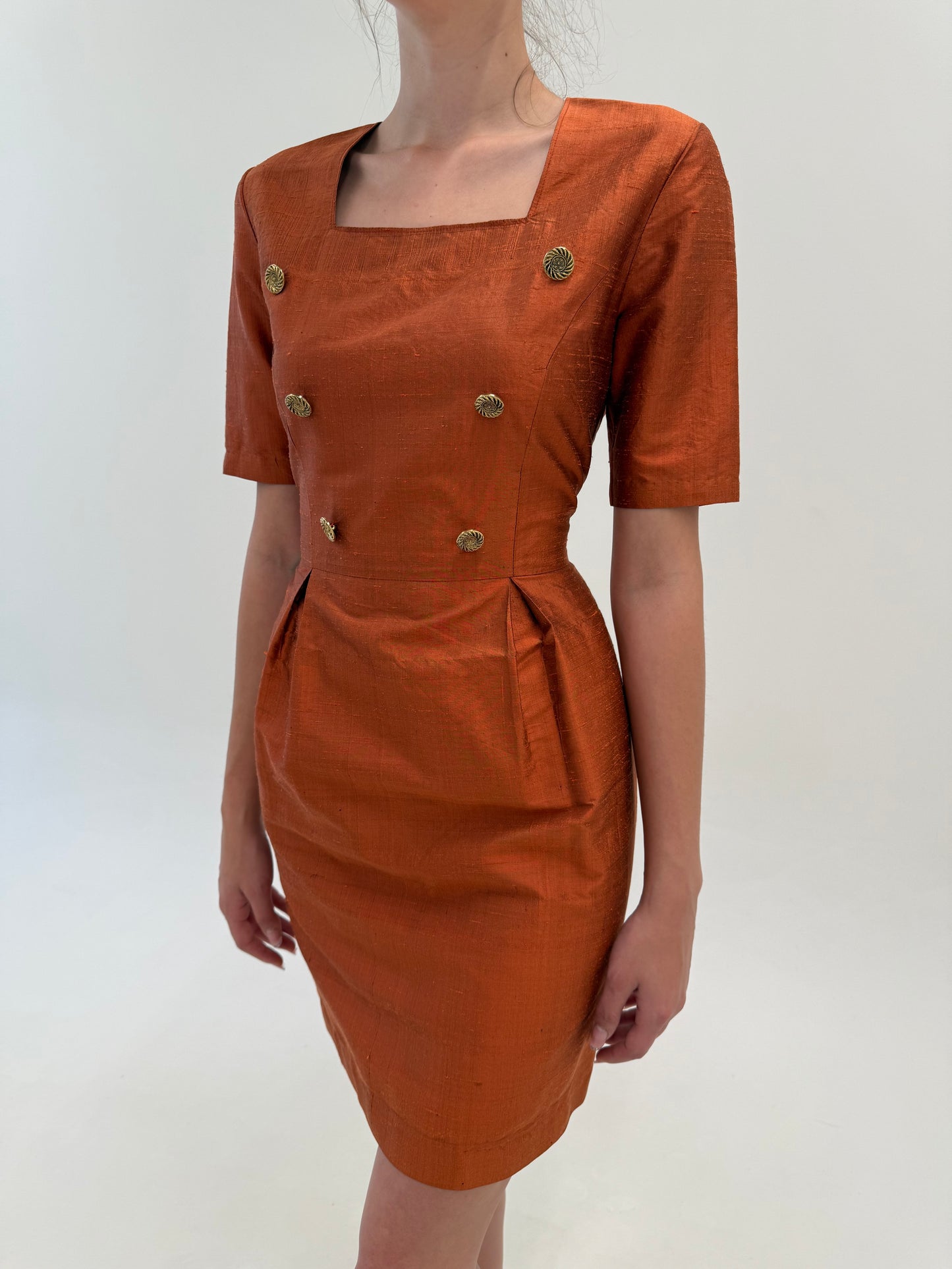 Rochie din mătase naturală dupioni copper orange cu corsaj și talie marcată