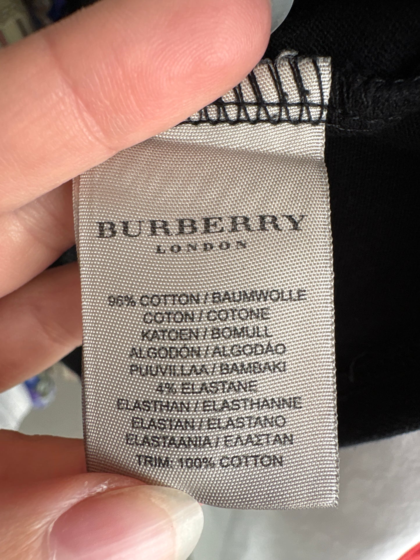 Top polo Burberry negru din bumbac de gramaj mare modelator