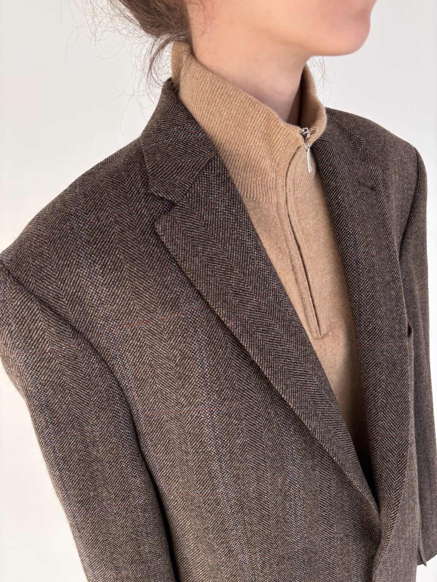 Sacou italian din tweed de lana și cașmir în nuanțe neutre și carouri fine