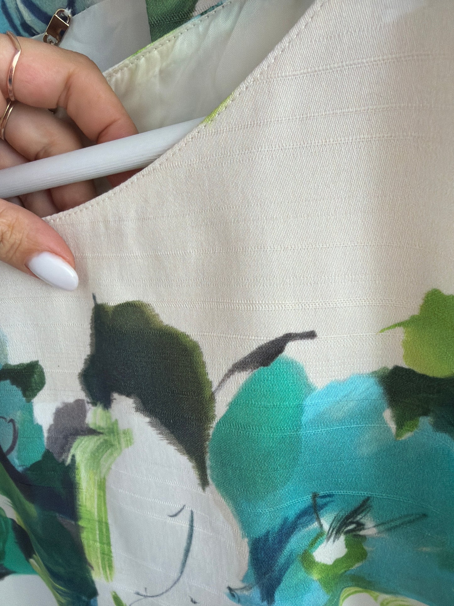 Set nou cu eticheta Marella by Max Mara în croi minimalist atemporal