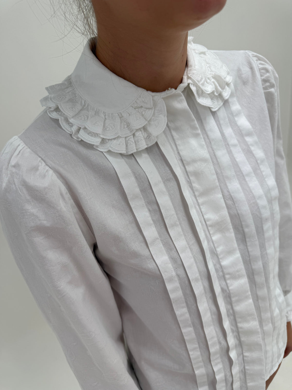 Cămașa vintage cu guler mare și broderie anglaise din bumbac premium gros
