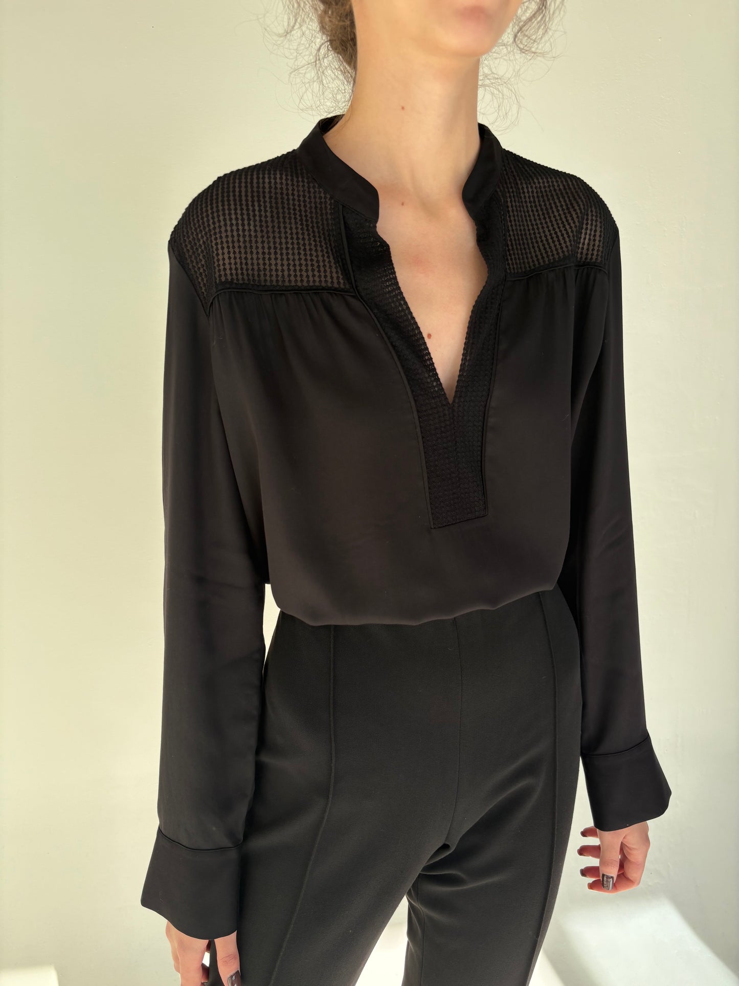 Cămașa neagră din bumbac satinat