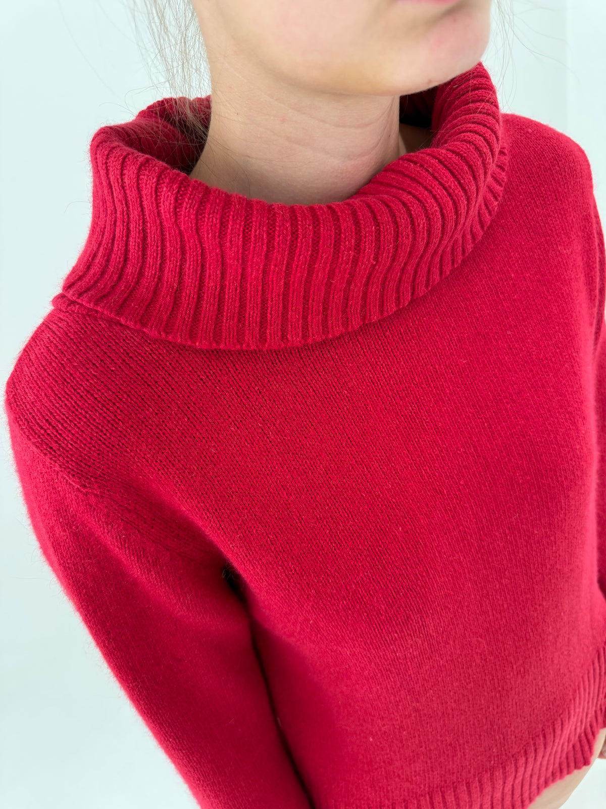 Pulover italian raspberry red din ramie cu Angora si Fold-over cowl neck