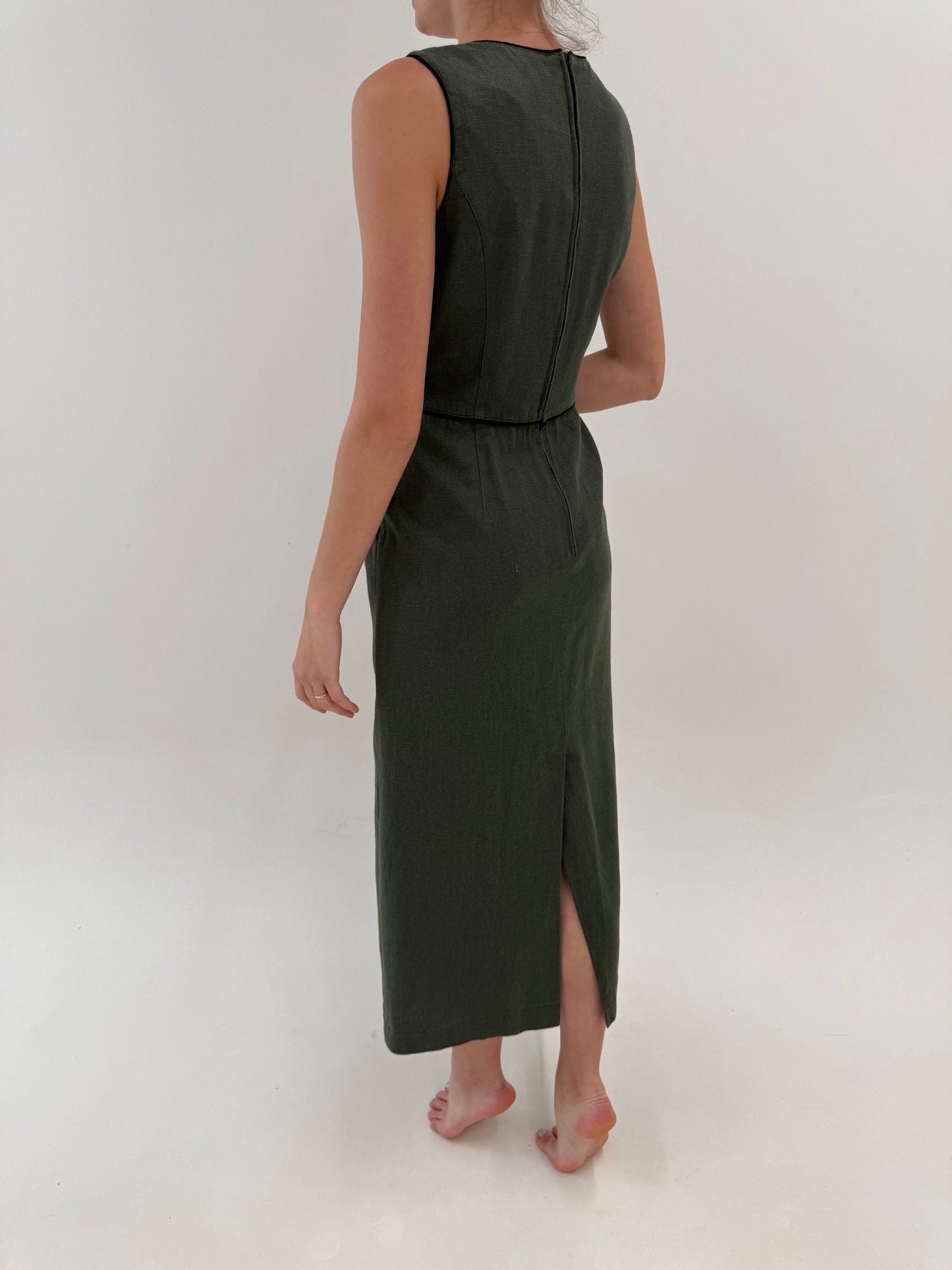 Rochie maxi din pânză kaki cu bust tip corsaj și talie ultra înaltă marcată cu buzunare