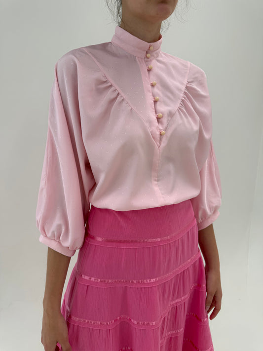 Cămașa vintage powder Pink in croi deosebit cu mâneci ușor bufante