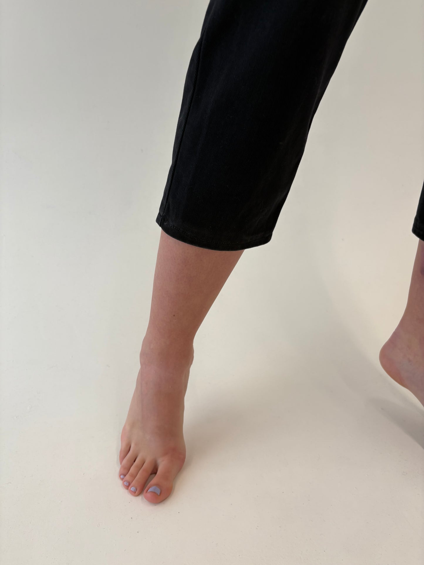 Jeans vintage mom fit petite dark wash cu talie ultra înaltă