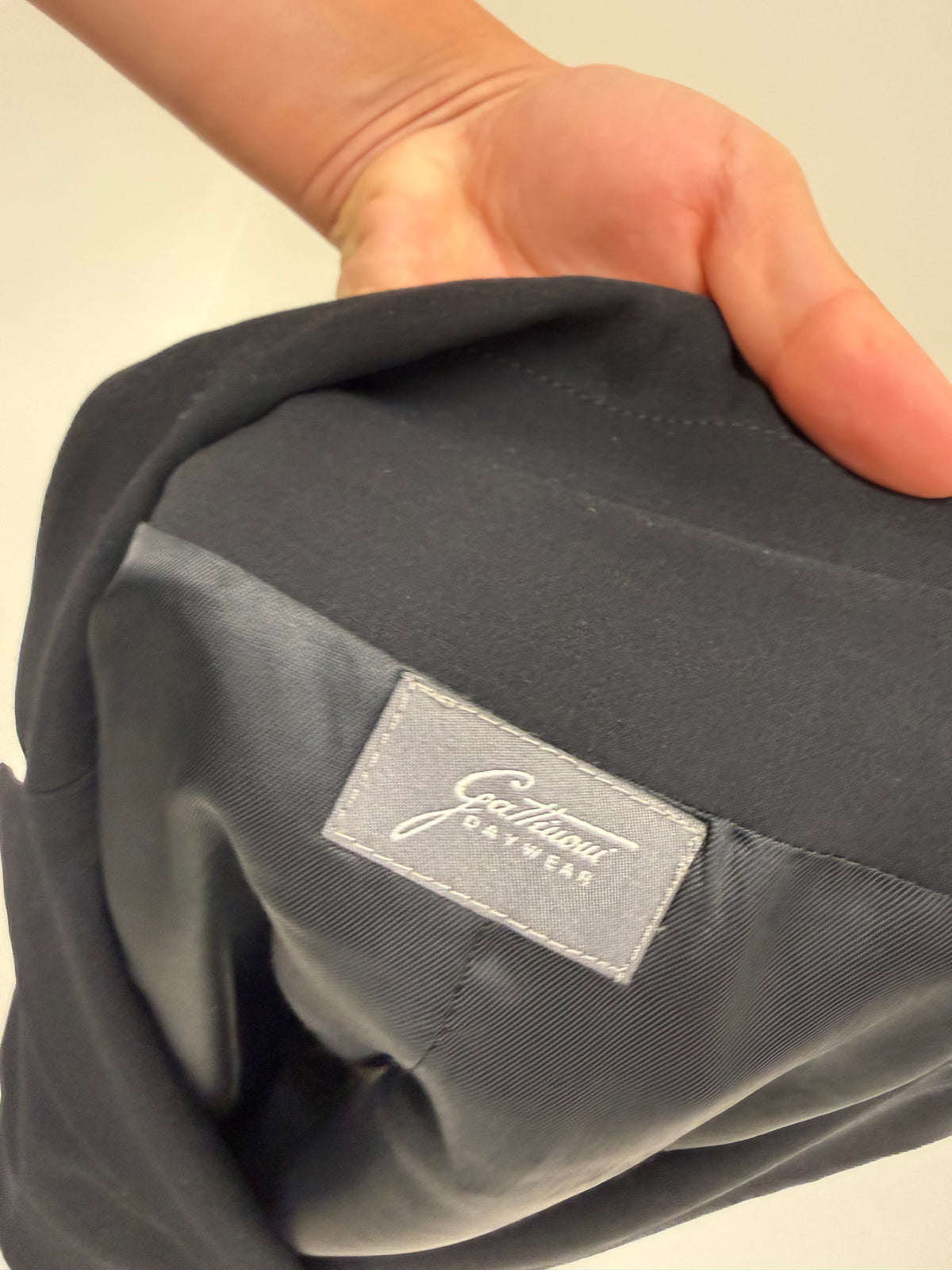 Sacou de brand lucury italian negru cambrat în croi minimalist din stofita de lana