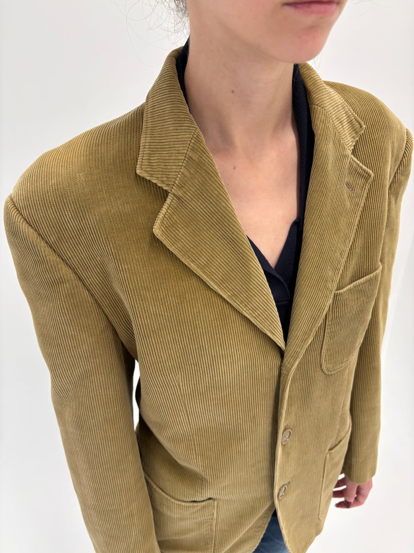 Sacou italian camel din corduroy în croi actual