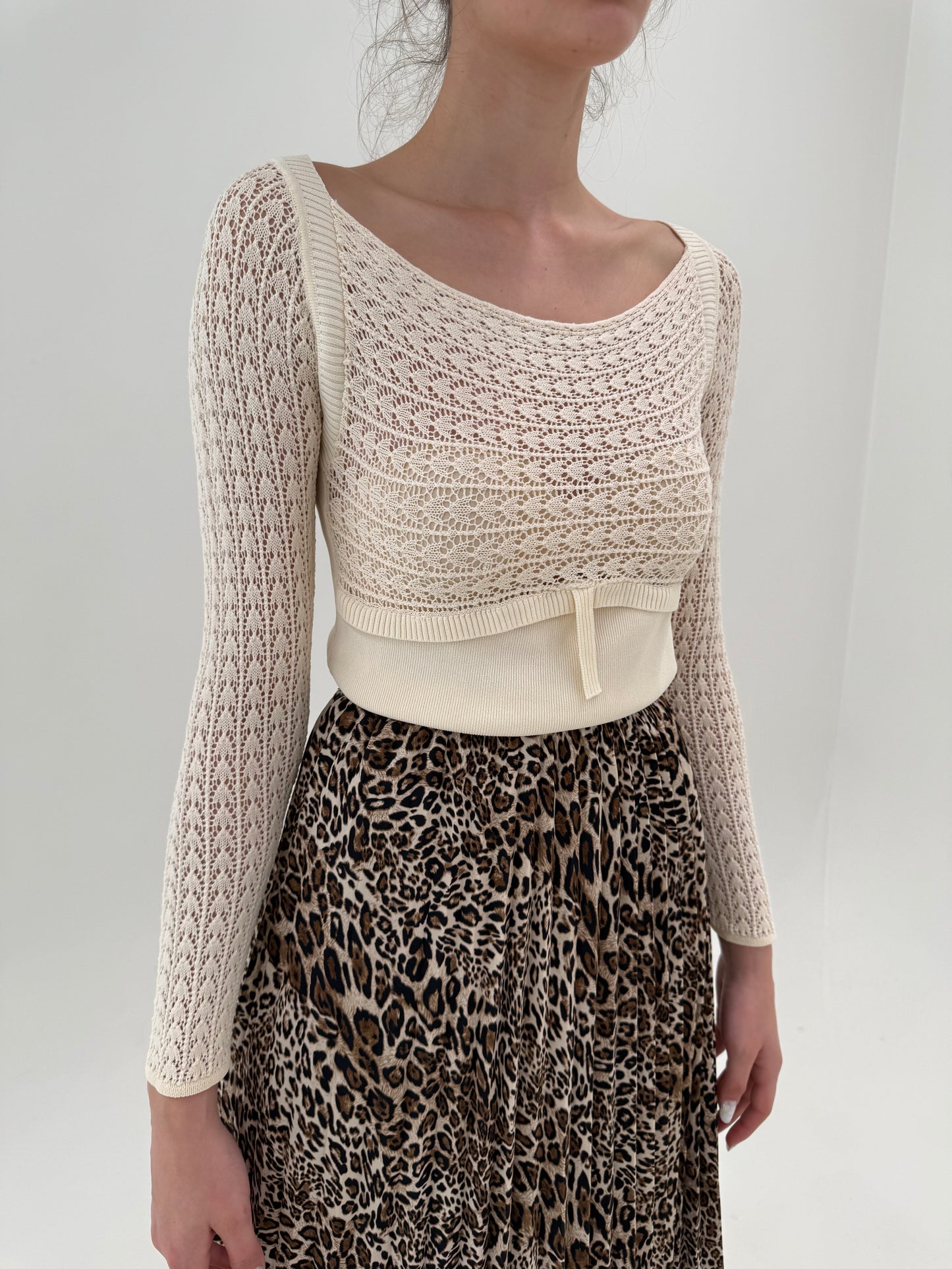 Soft knit ultra feminin nude din vascoza cu mătase naturală
