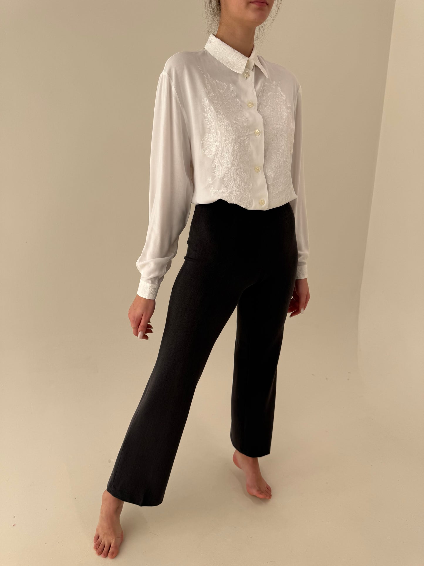 Pantaloni steel gray ușor evazați din lanita subțire de primăvară ultra confort