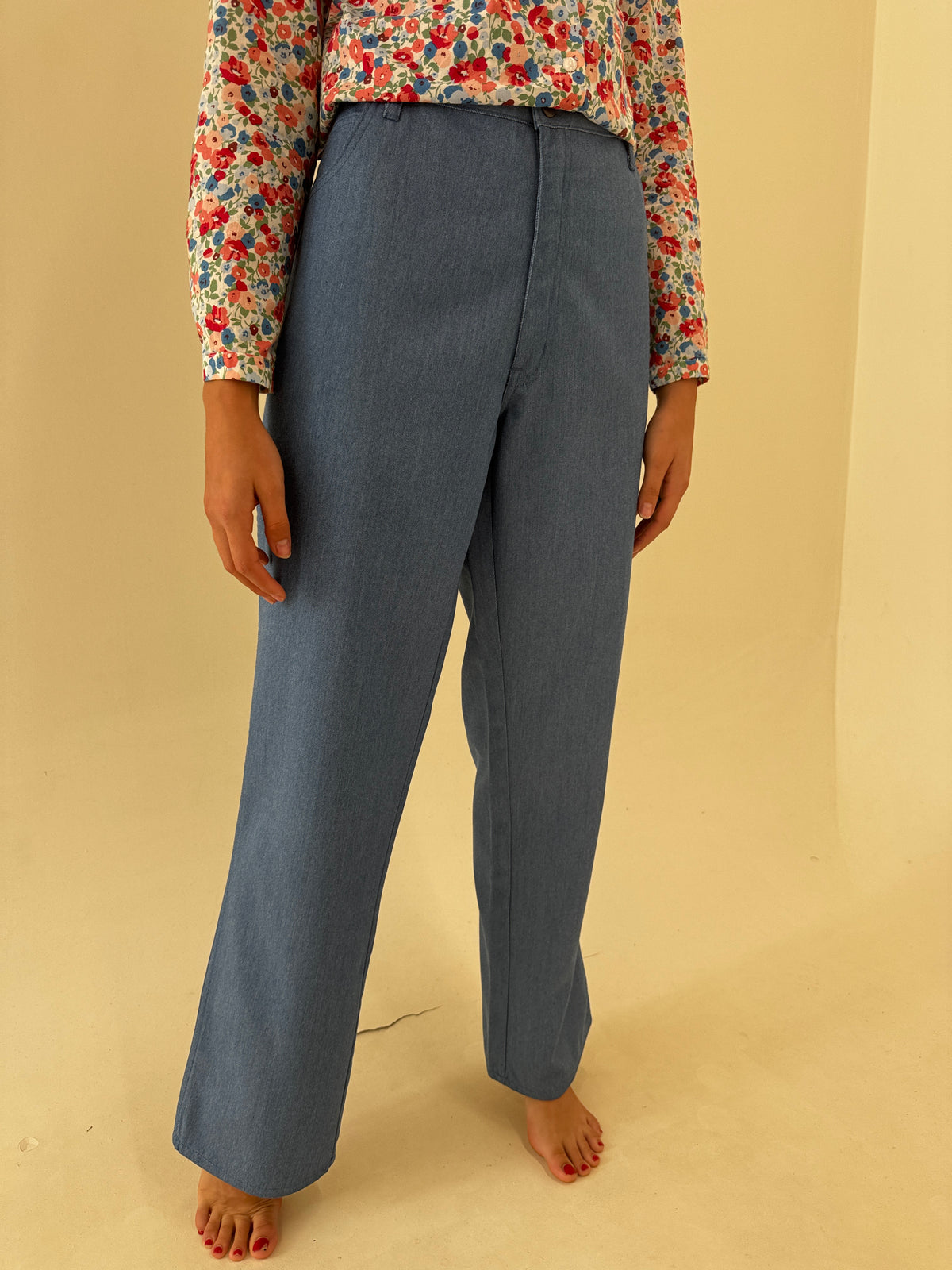 Jeans tall old vintage anii 70 noi cu etichetă ușor evazați din material excepțional