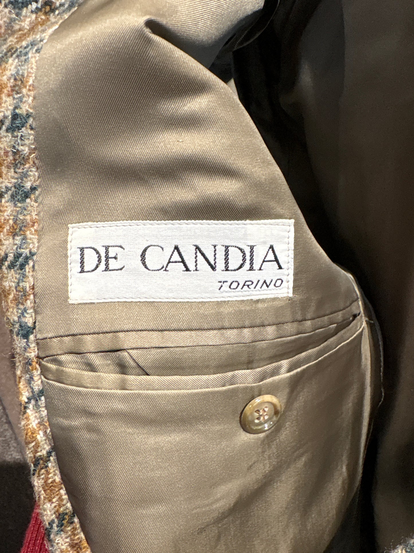 Sacou din tweed de lana pura extrafina în combinație clasică de culori