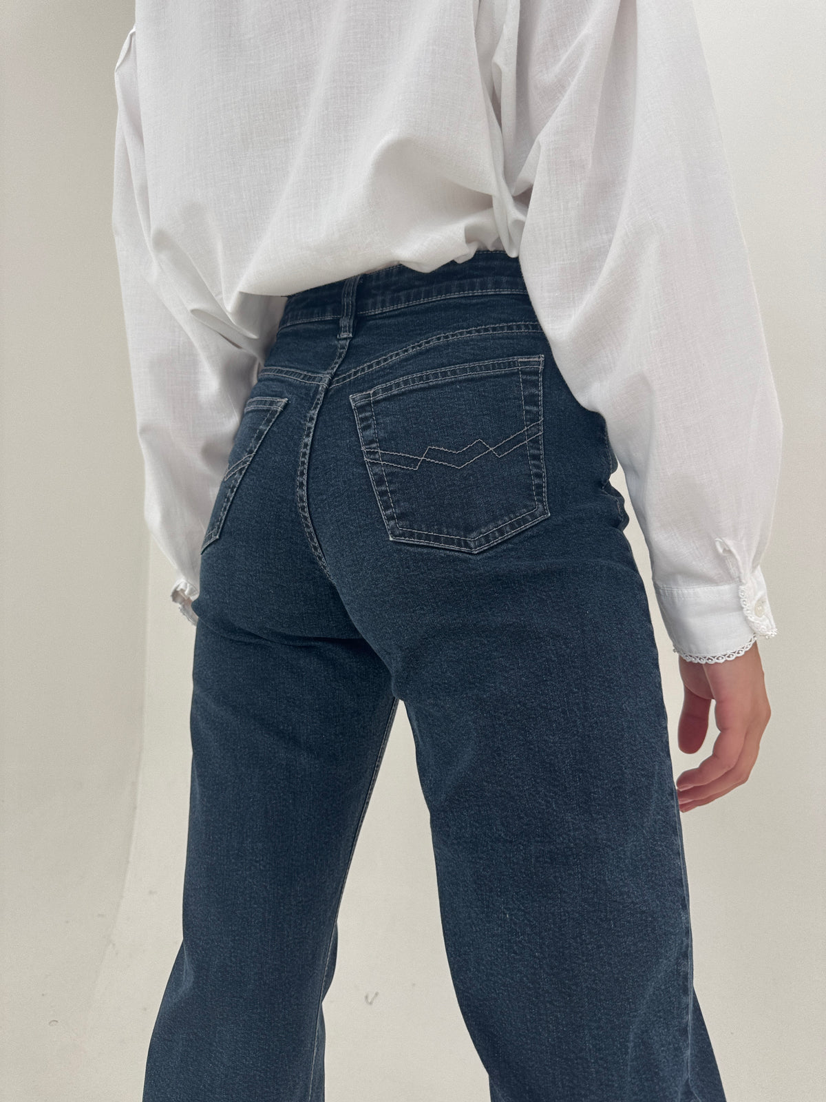 Jeans vintage dark wash straight leg ultra modelator mai plini cu talie înaltă