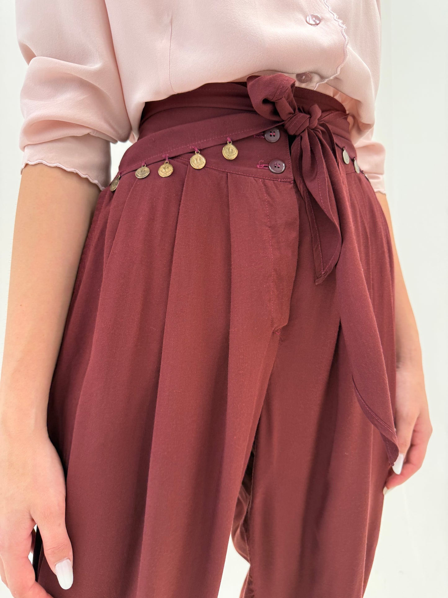 Pantaloni baloon vintage cu aplicații metalice ultra drapați cu talie elastică