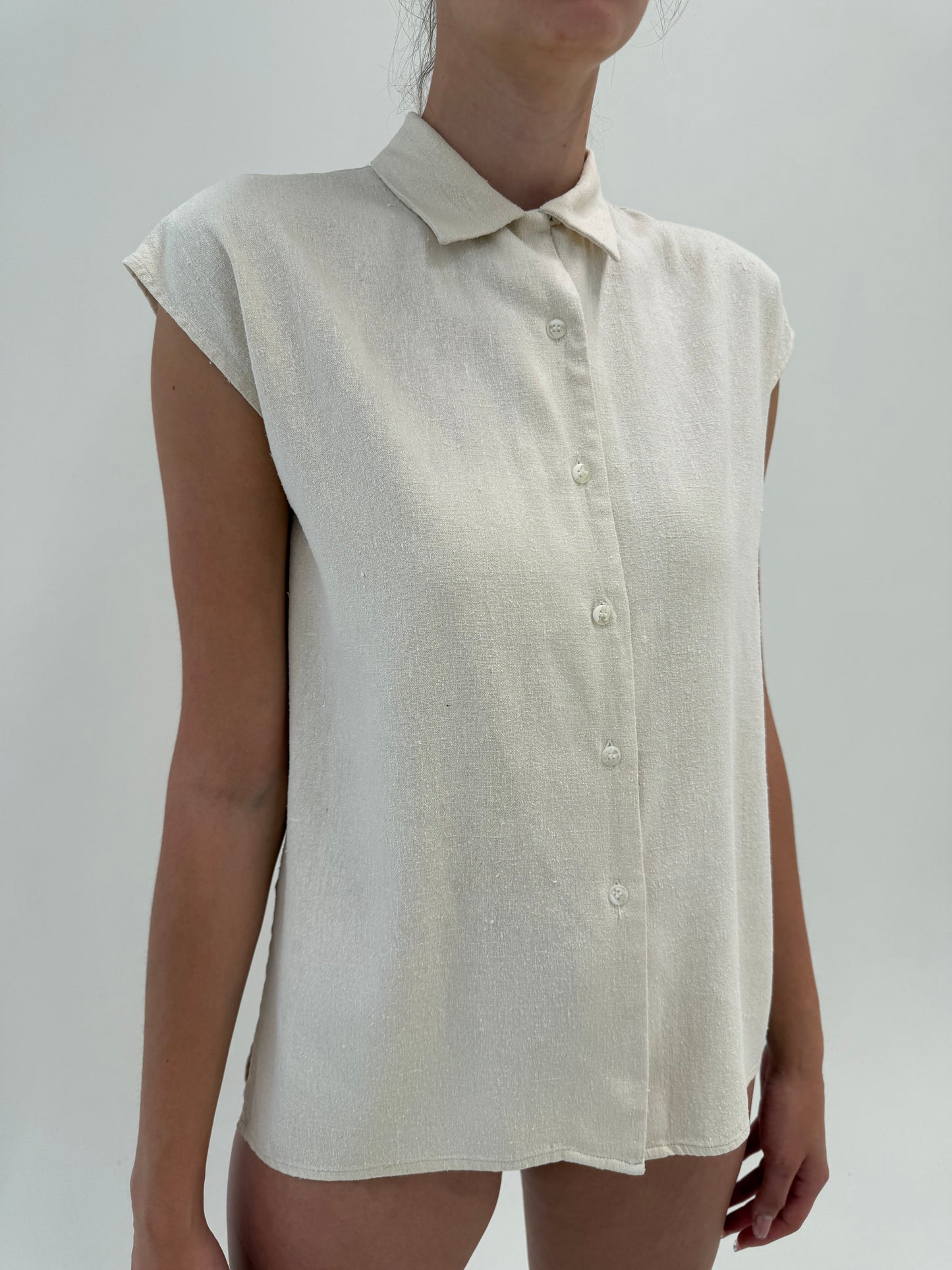 Cămașa vintage din mătase naturală raw în croi oversized minimalist