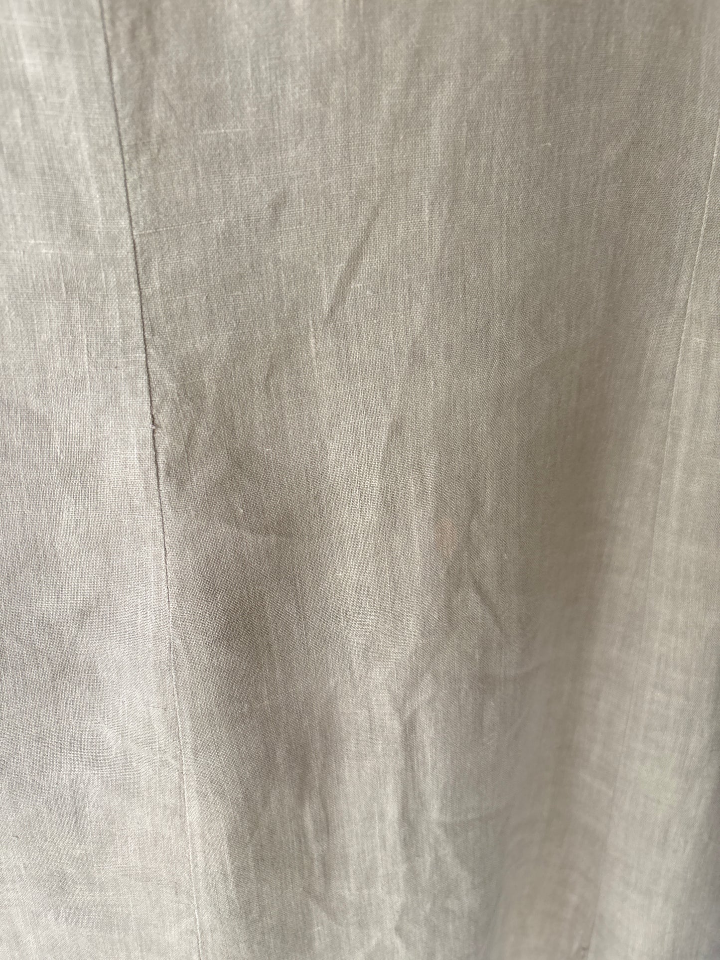 Rochie maxi nude din pânză de in în croi clasic