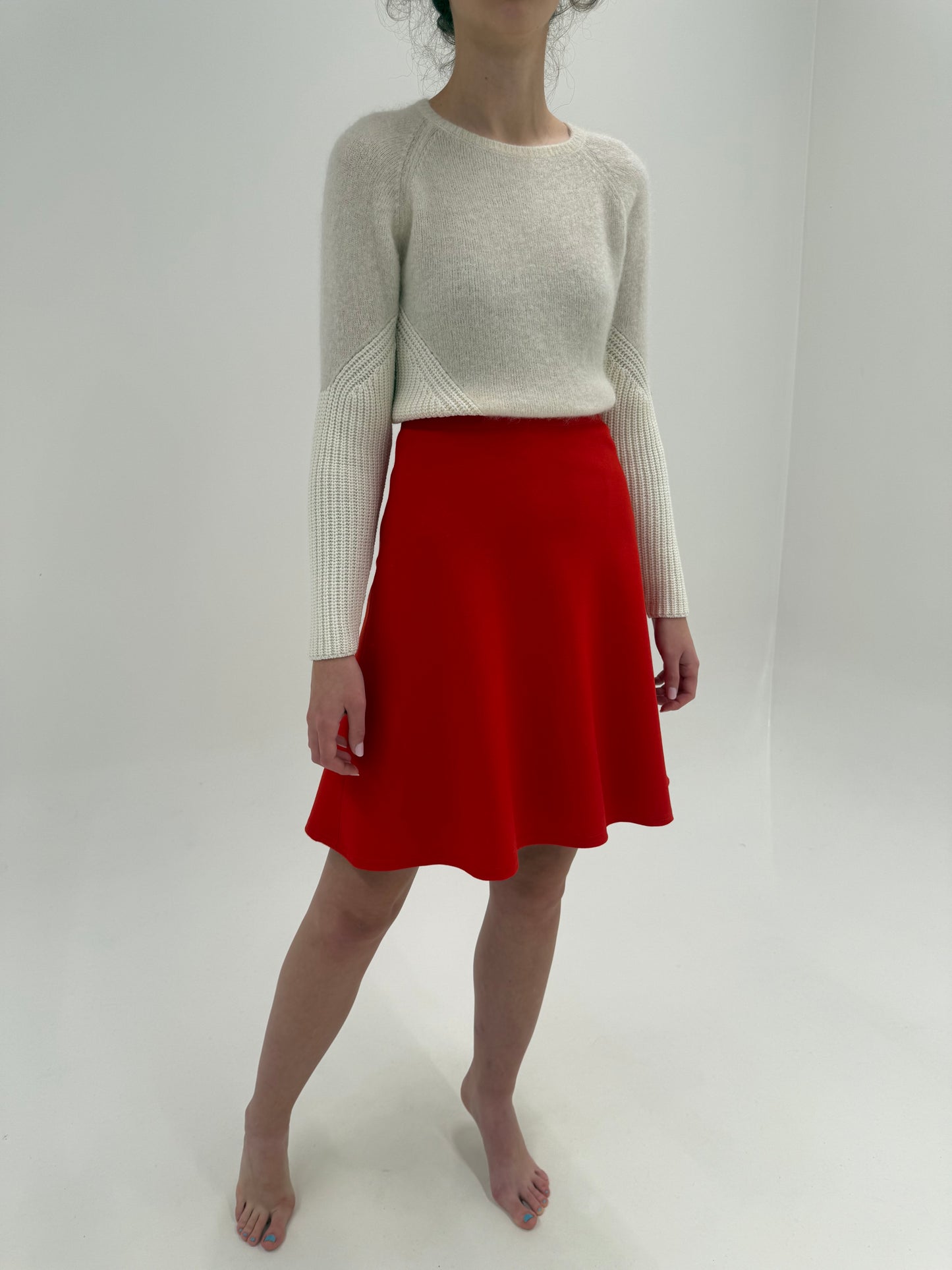 Fustă vintage cherry red din lana extrafina ușor structurată în croi amplu