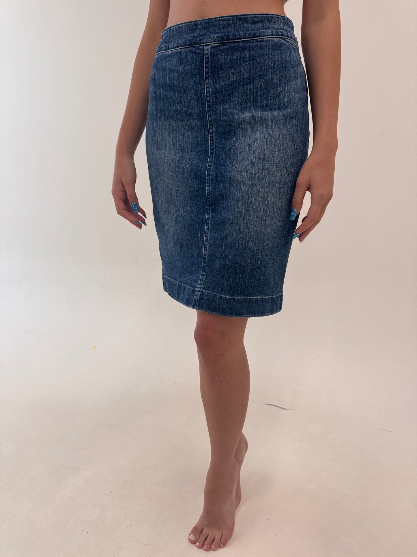 Fustă ultra confort Armani din jeans modelator în croi creion