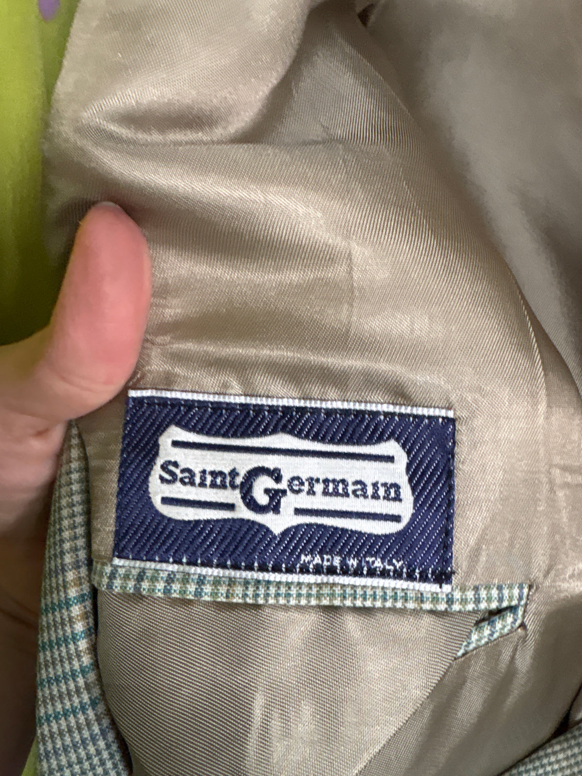 Sacou petite din stofă de lana merino excepțională în culori pudrate și carouri fine