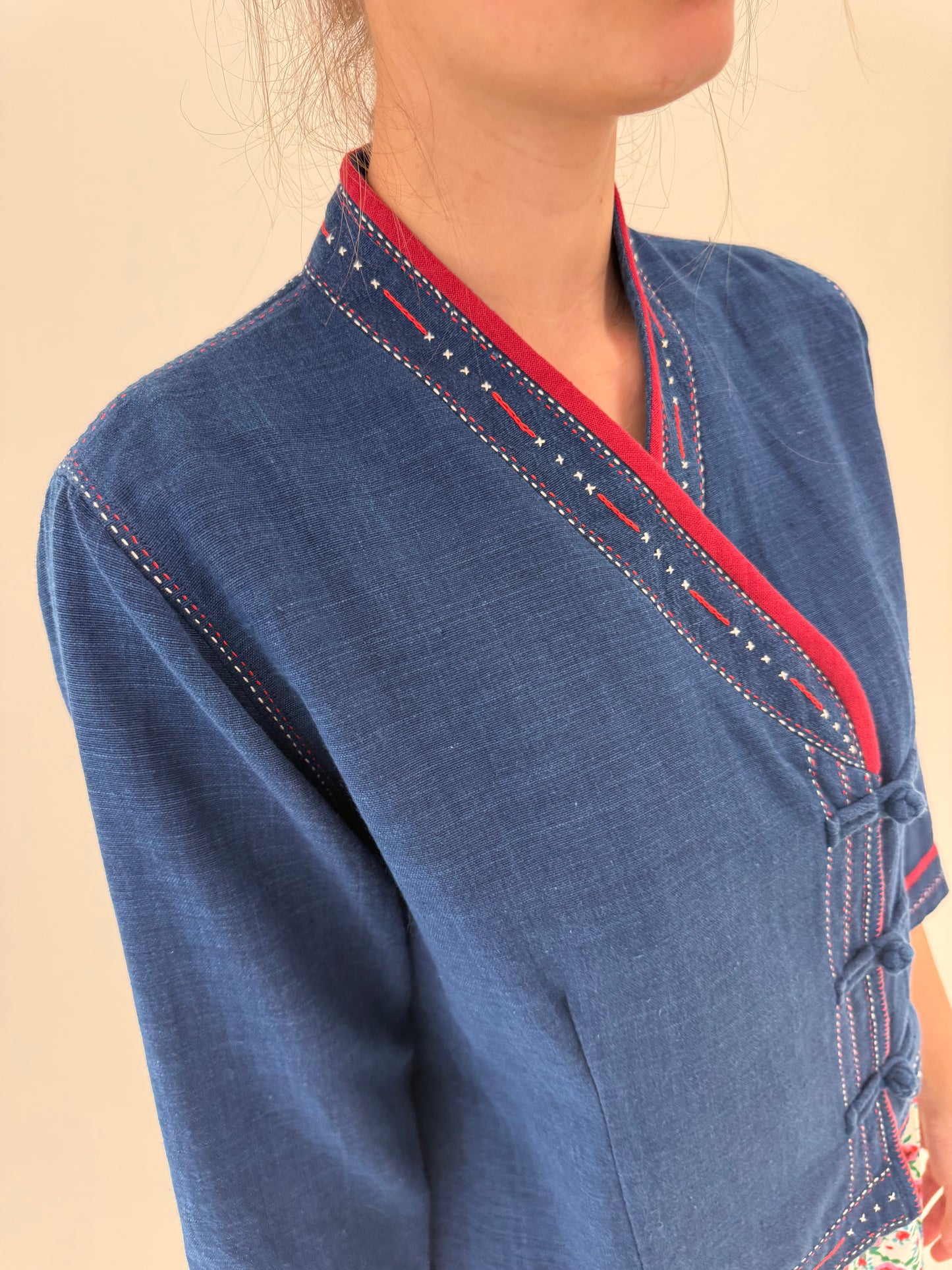 Sacou vintage din pânză cu influențe asiatice și închidere specifică