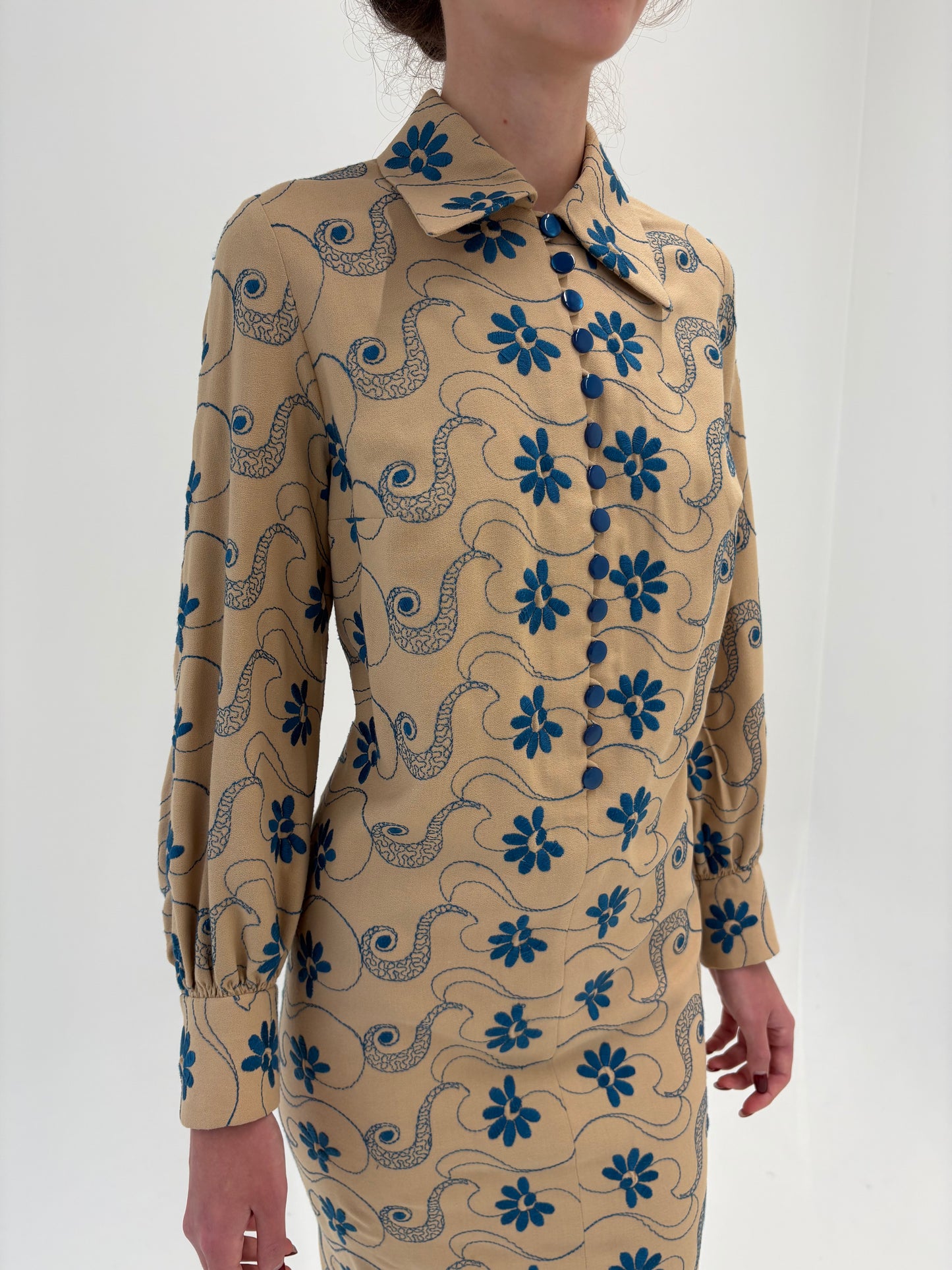 Rochie vintage camel din stofa de lana extrafina integral brodată