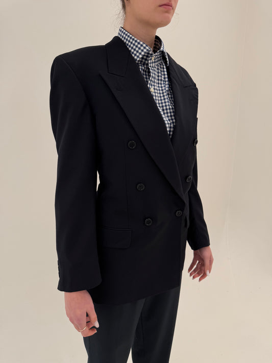 Sacou navy Hugo Boss din lana extrafina de la zi la seară cu închidere dublă