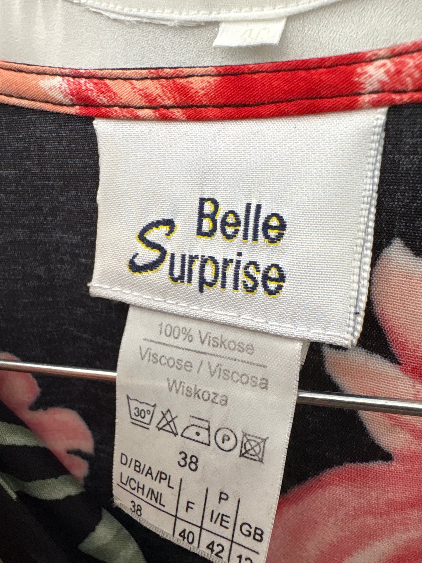 Rochie vintage cubtalie reglabilă și print floral superb cu lalele
