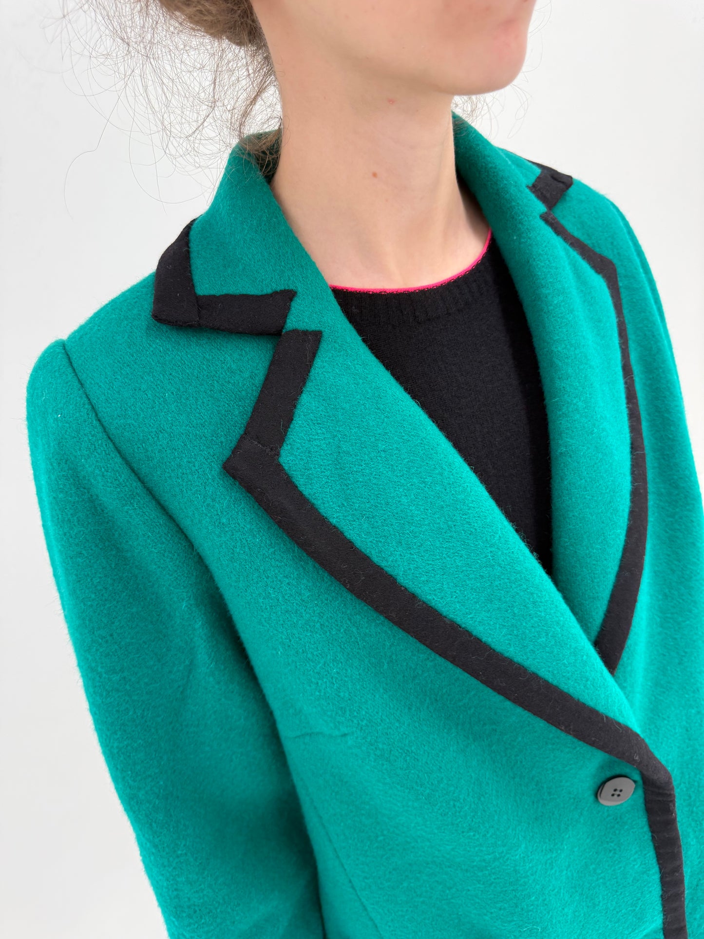 Palton verde smarald cu paspoal din lana plină excepțional