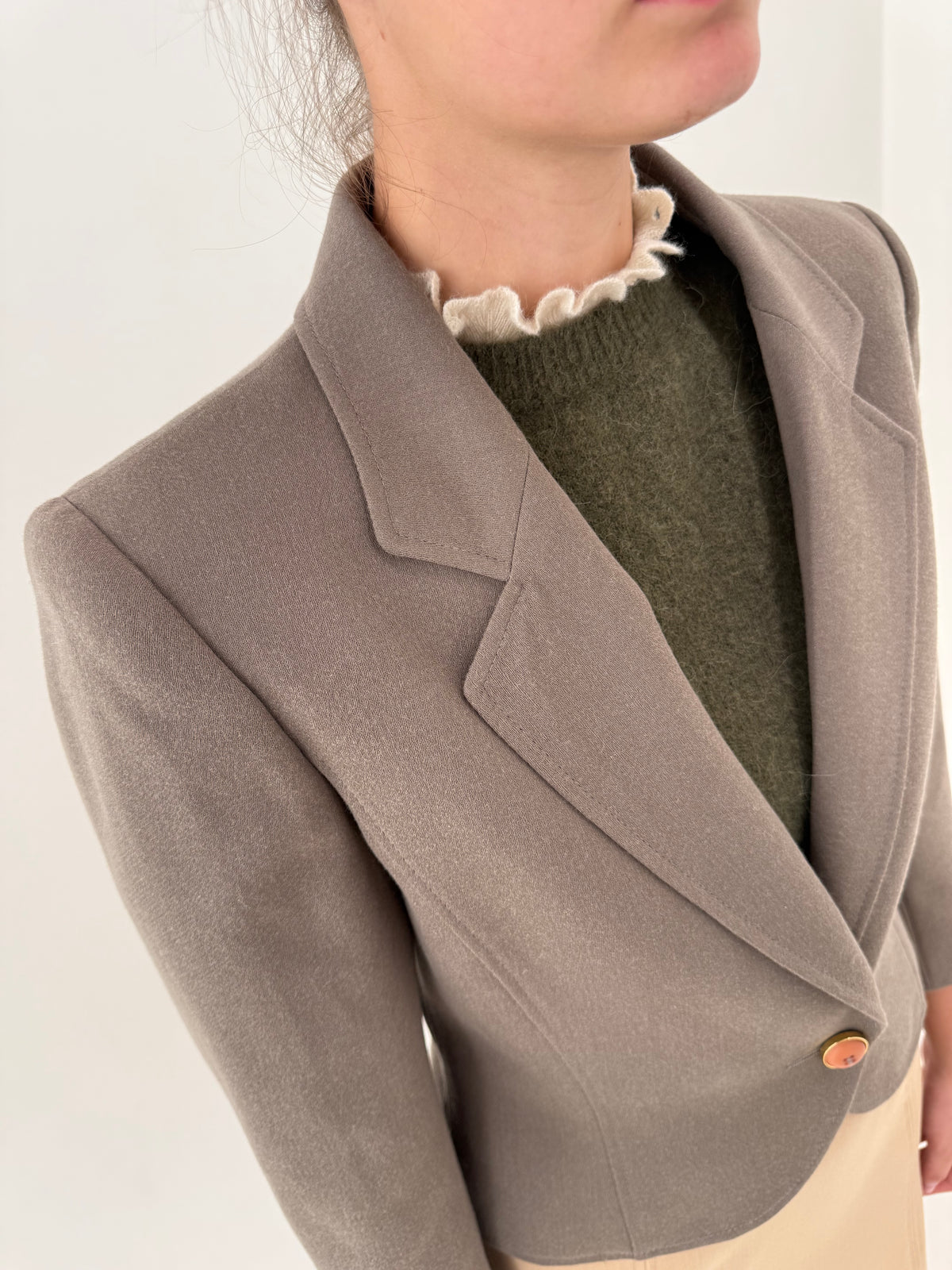 Sacou vintage nou de brand luxury italian light taupe cambrat din lana excepțională