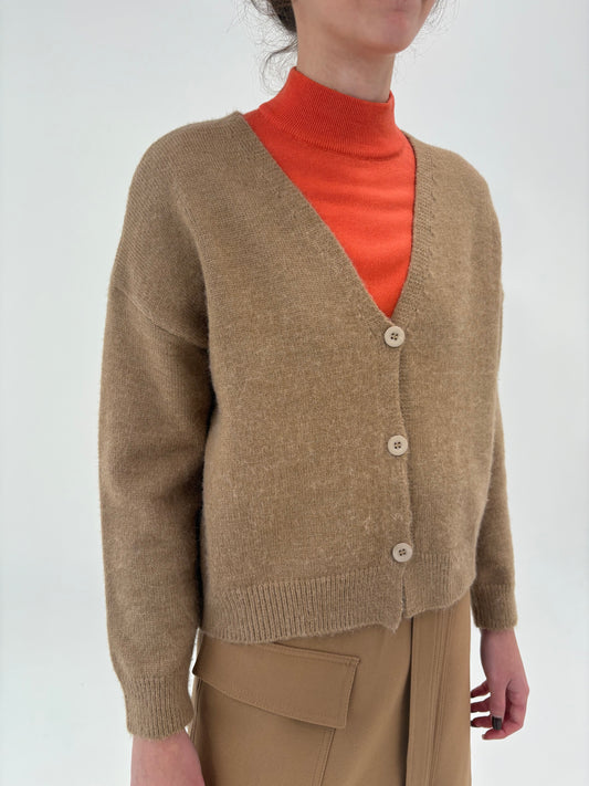 Cardigan camel în croi lejer din lana extrafina de gramaj mare