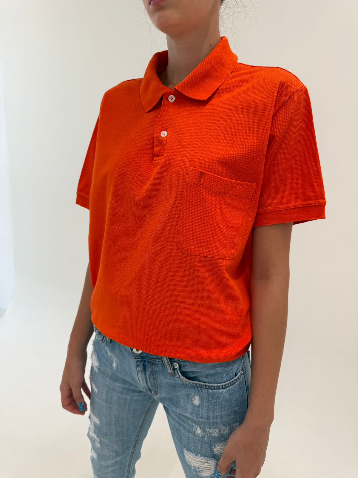 Tricou polo Yves Saint Laurent electric orange din bumbac pique cu logo discret brodat