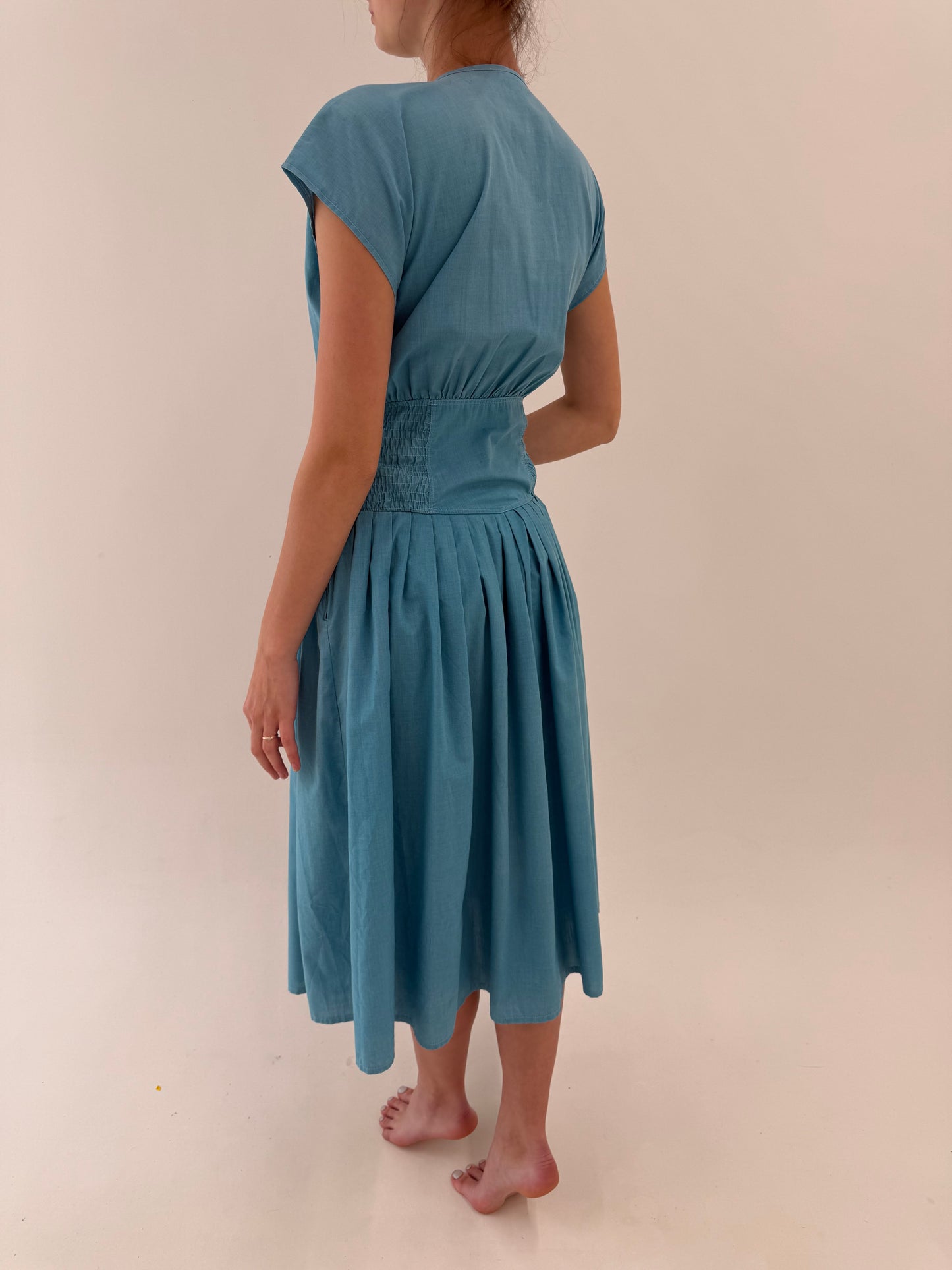 Rochie vintage excepțională albastru ciel din pânză de bumbac cu talie ultra marcată