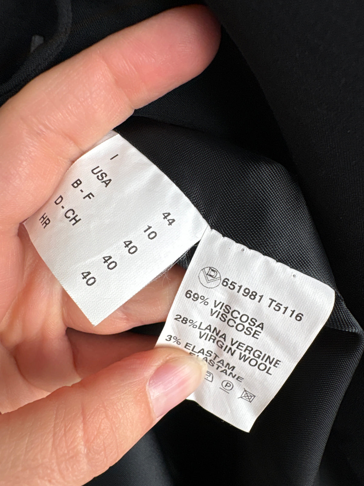 Sacou de brand lucury italian negru cambrat în croi minimalist din stofita de lana