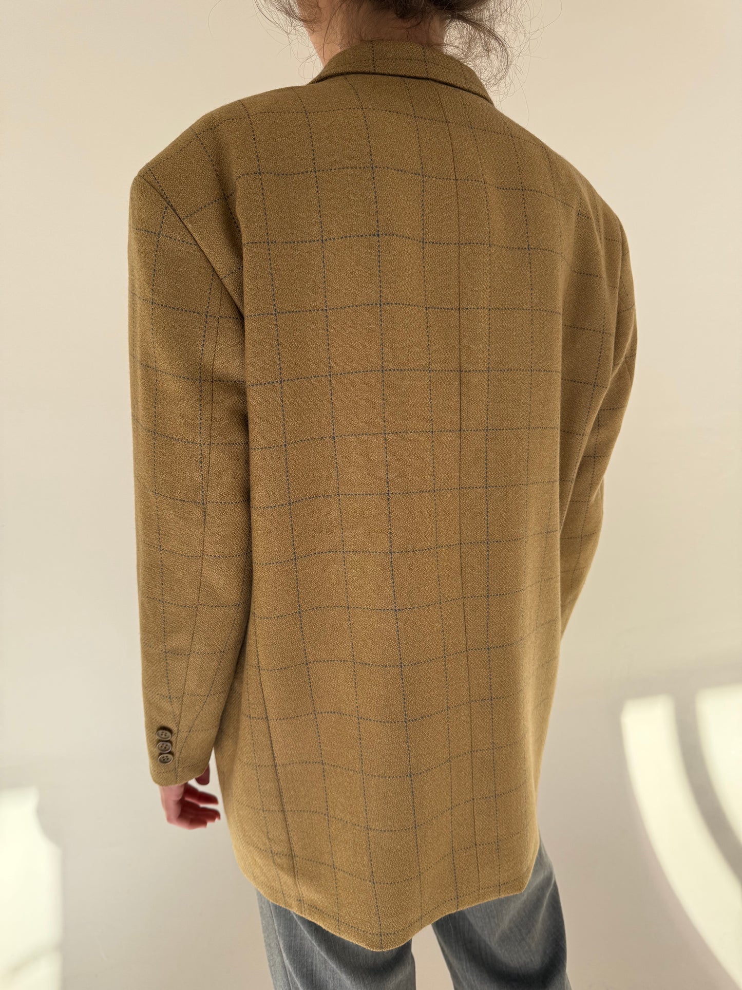 Sacou camel în croi actual din tweed gros de lana pura certificată