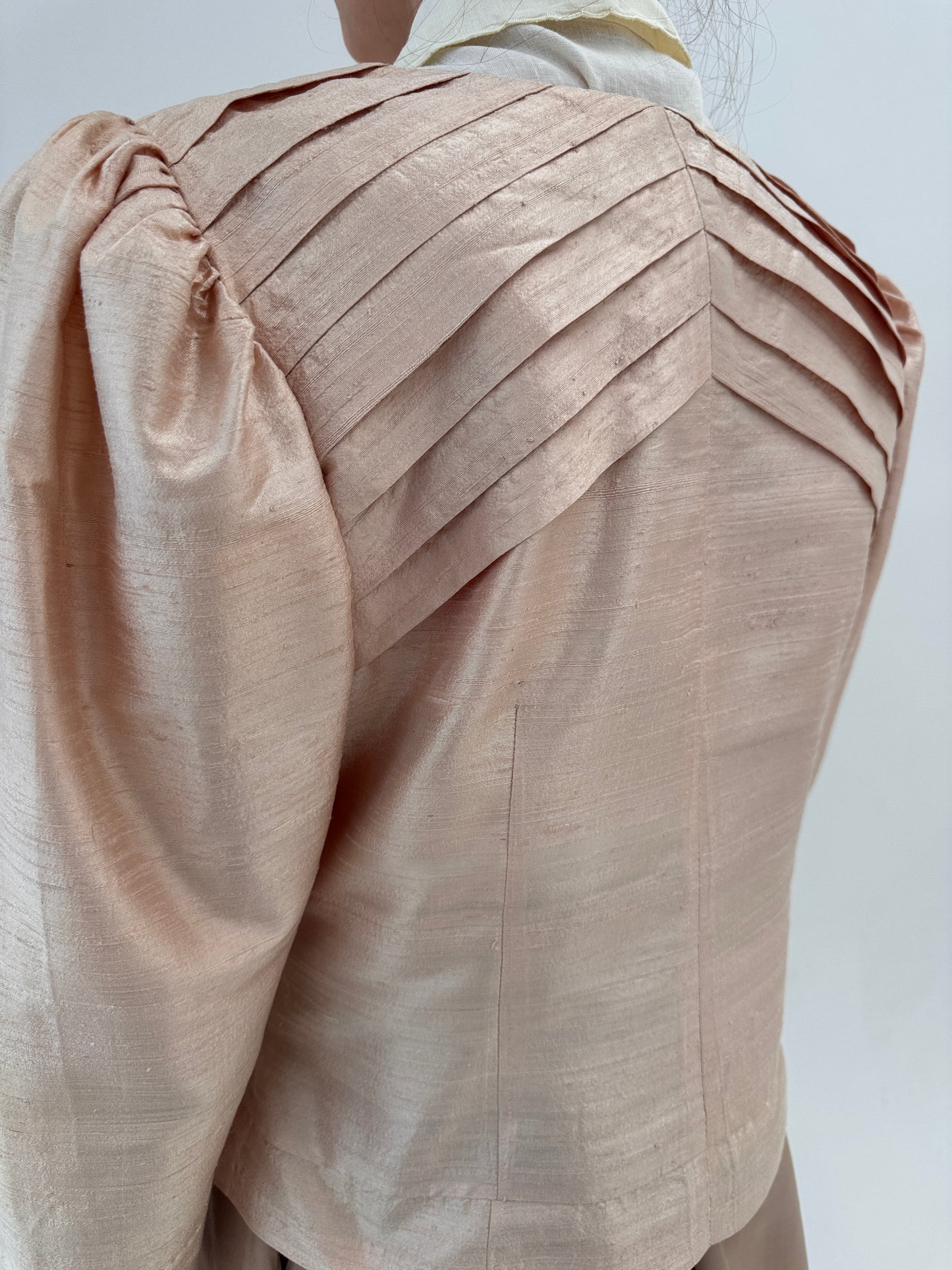 Sacou tip corsaj din mătase naturală dupioni dusty powder pink cu pliseuri