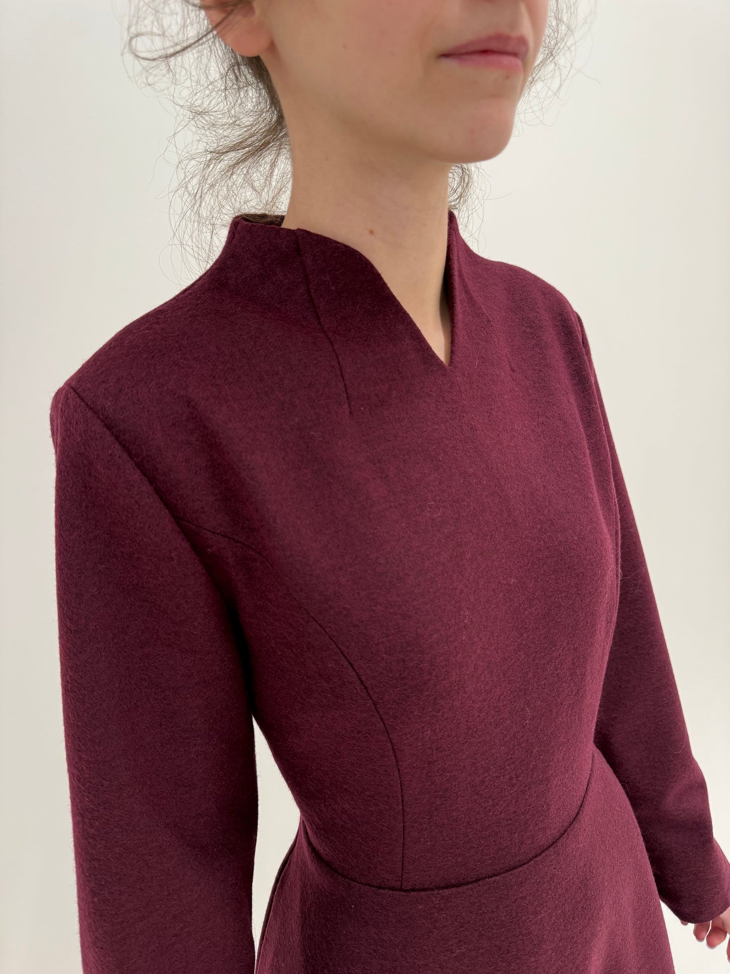 Rochie maxi burgundy old vintage final de ani 60 din lana extrafina