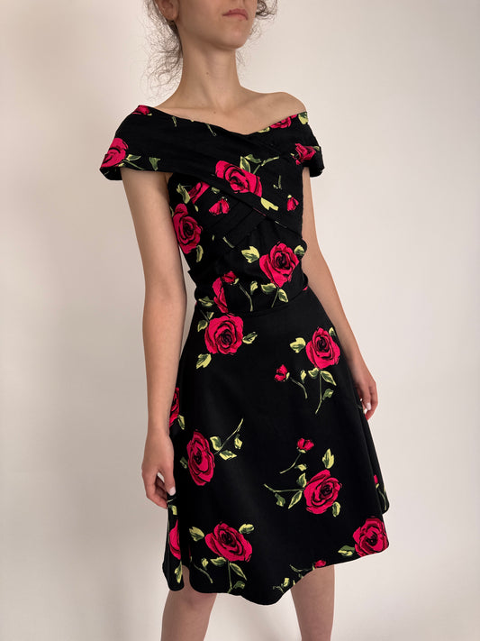 LBD vintage în croi de ani 50 din bumbac cu ținuta modelator