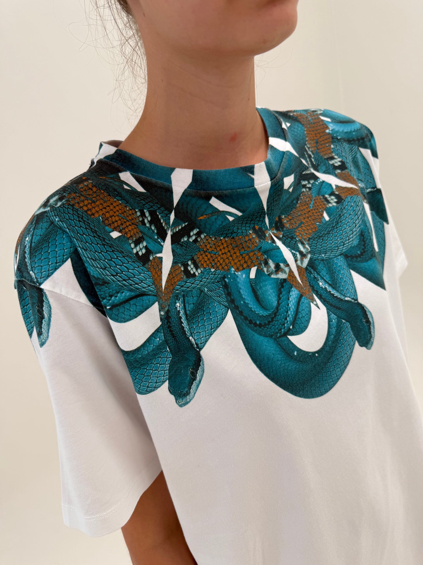 Top de brand luxury Marcelo Burlon cu print superb specific brandului