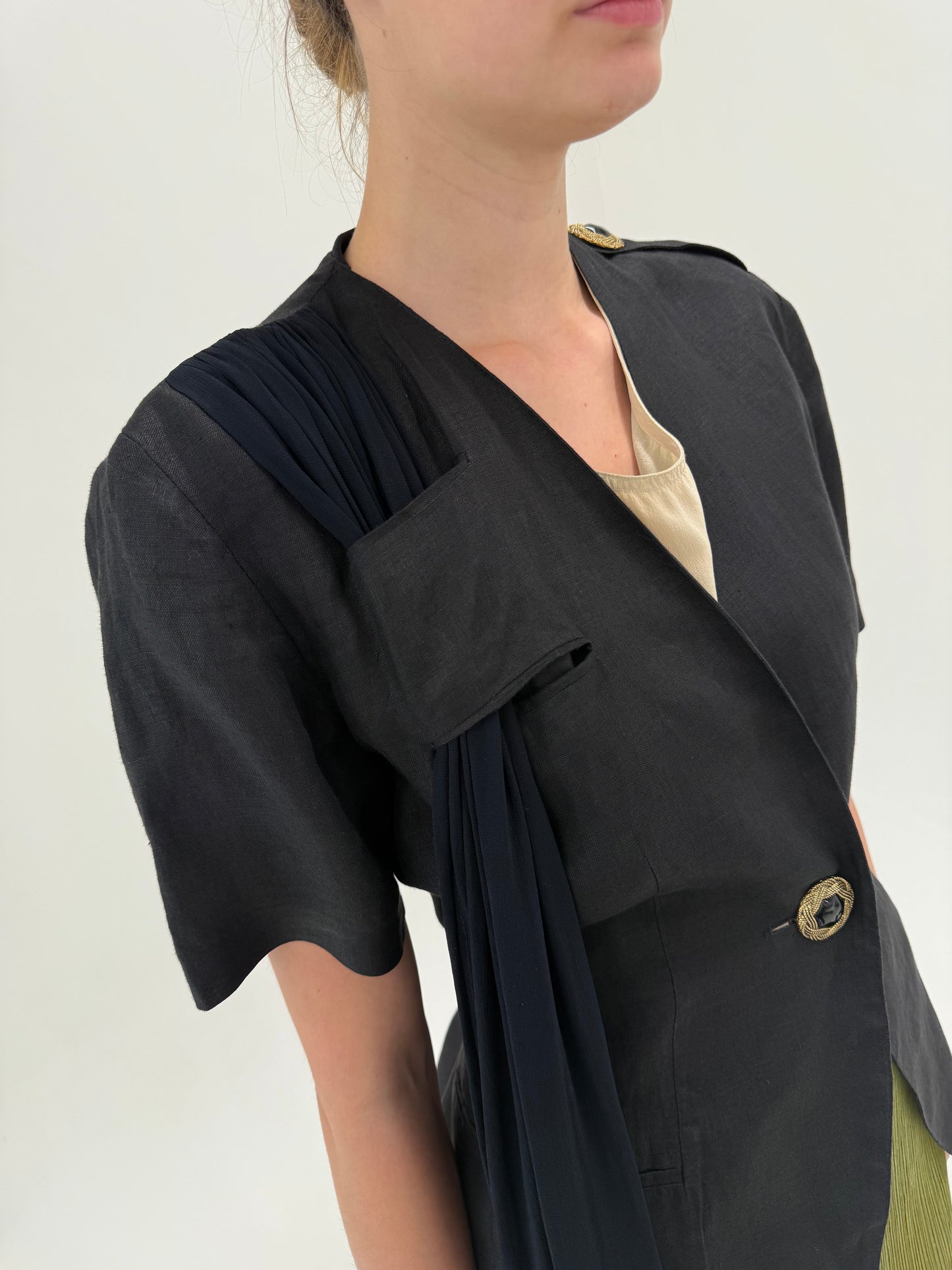 Sacou vintage spectaculos de designer din in cu drapaj din voal în croi cambrat