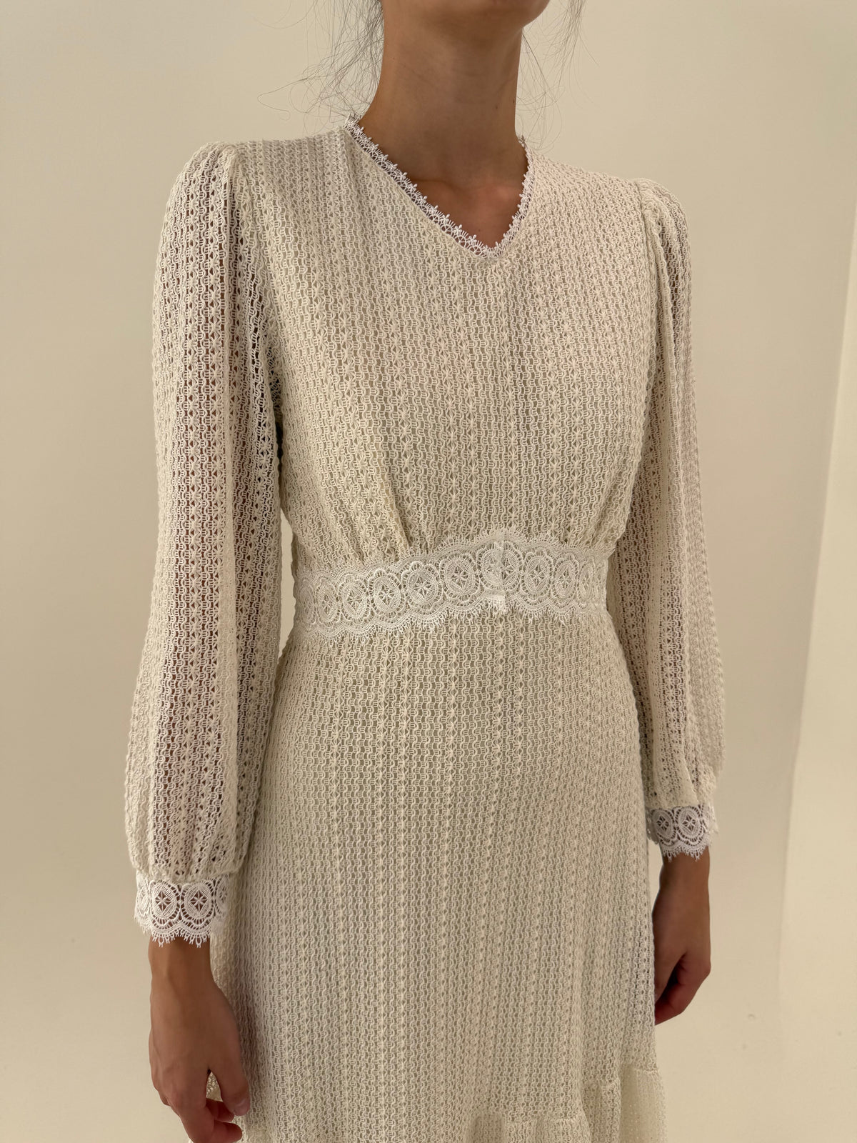 Rochie vintage superba off white din dantelă groasă cu talie ultra înaltă marcată