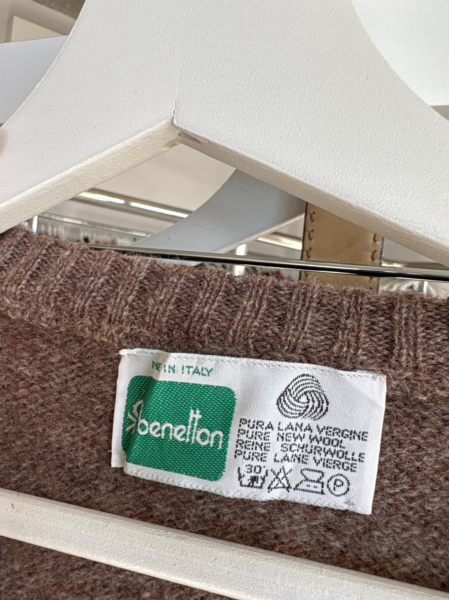 Pulover din lana groasă dark nude cu romburi și manșete îngustate