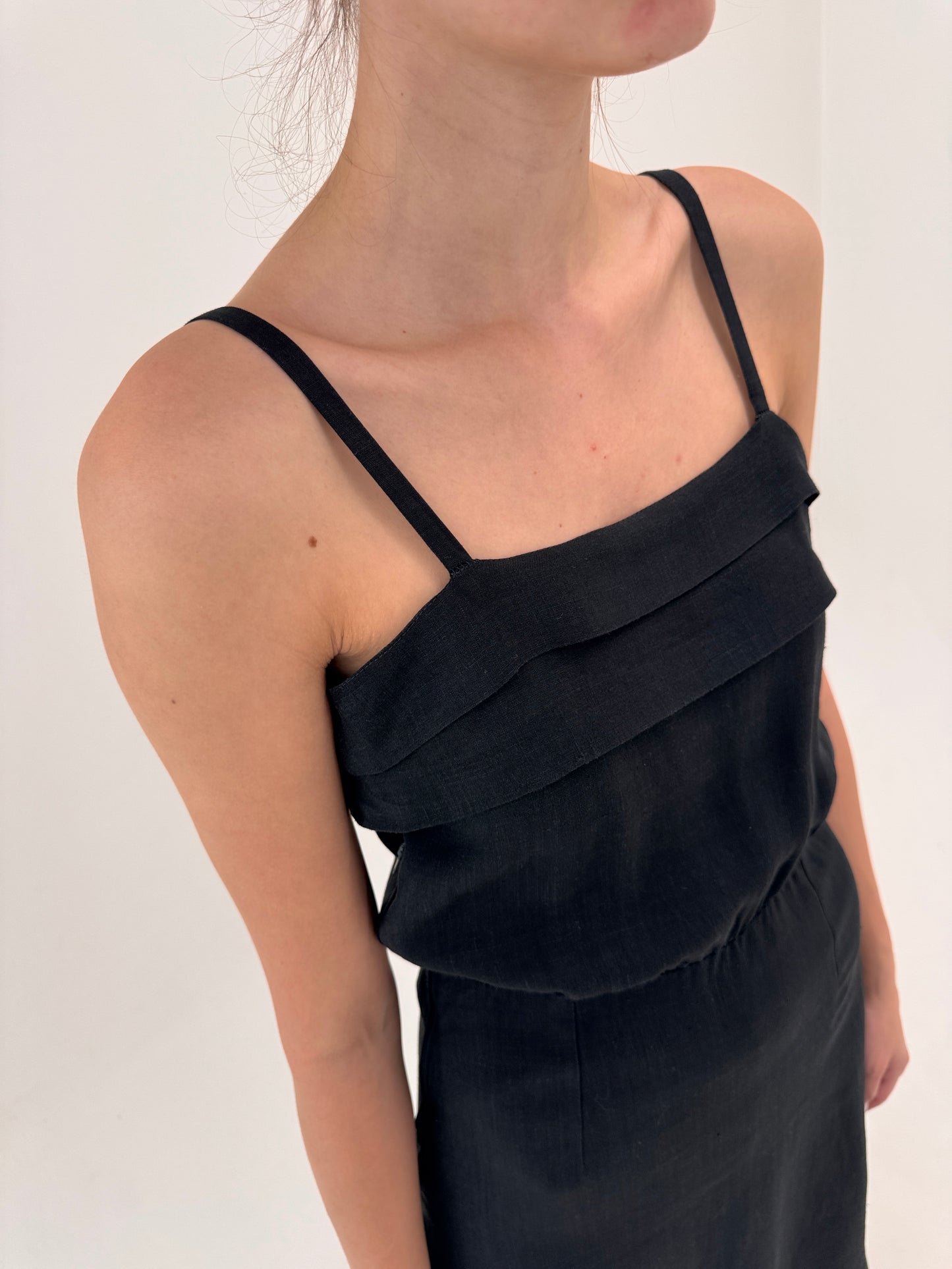 LBD vintage din pânză moale de in premium negru cu talie marcată